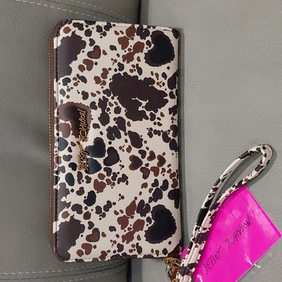 BETSEU JOHNSON Heart/Cow Pattern Wallet - Picture 1 of 7